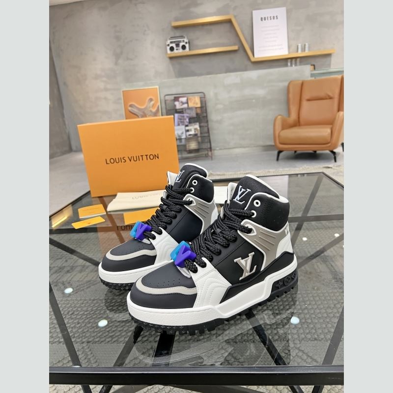l**is V*t*n sneakers